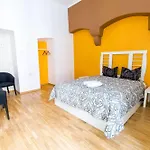 Old Town Alur Hostel *
