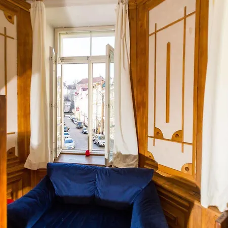 Old Town Alur Hostal